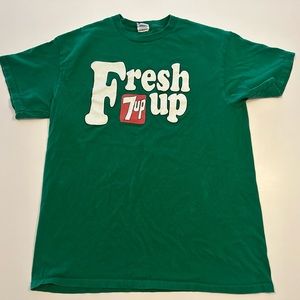 Vintage 7up soda pop tee shirt size L